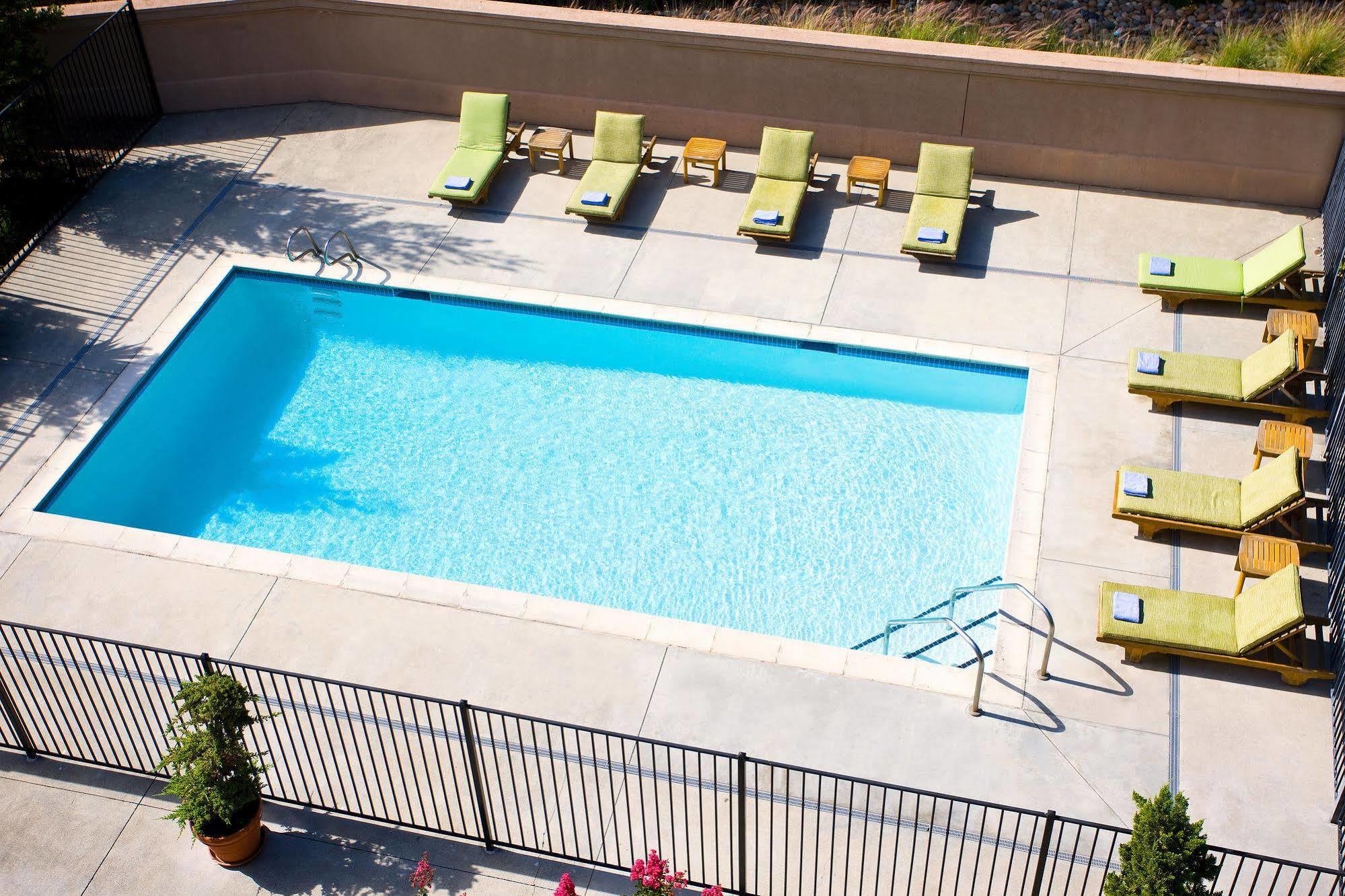 Hotel Courtyard Novato Marin/Sonoma Zewnętrze zdjęcie